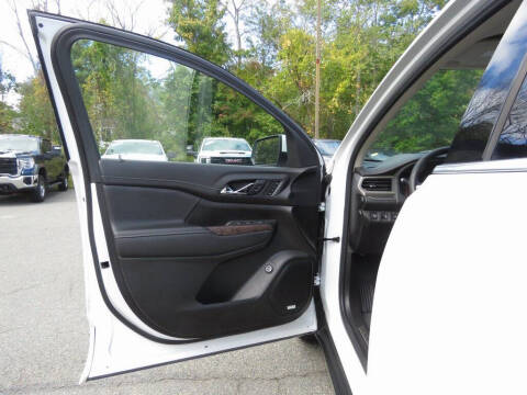 2023 GMC Acadia Denali