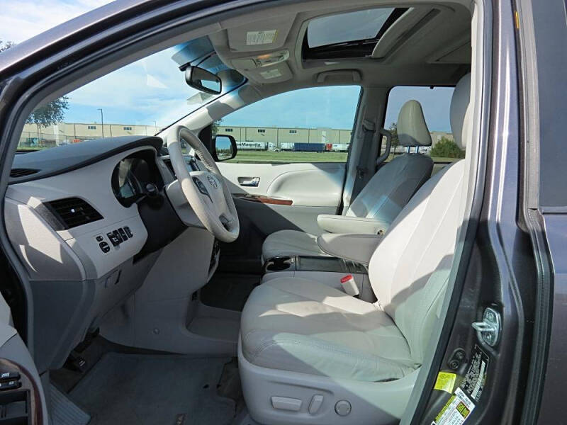 2012 Toyota Sienna