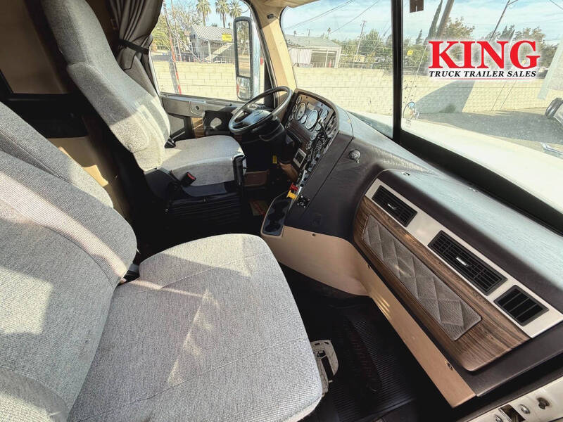2019 Freightliner Coronado 122 SD