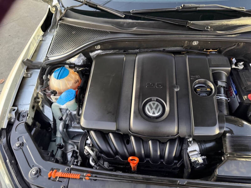 2012 Volkswagen Passat SE PZEV