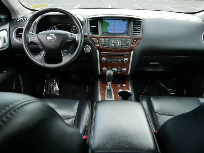 2017 Nissan Pathfinder Platinum