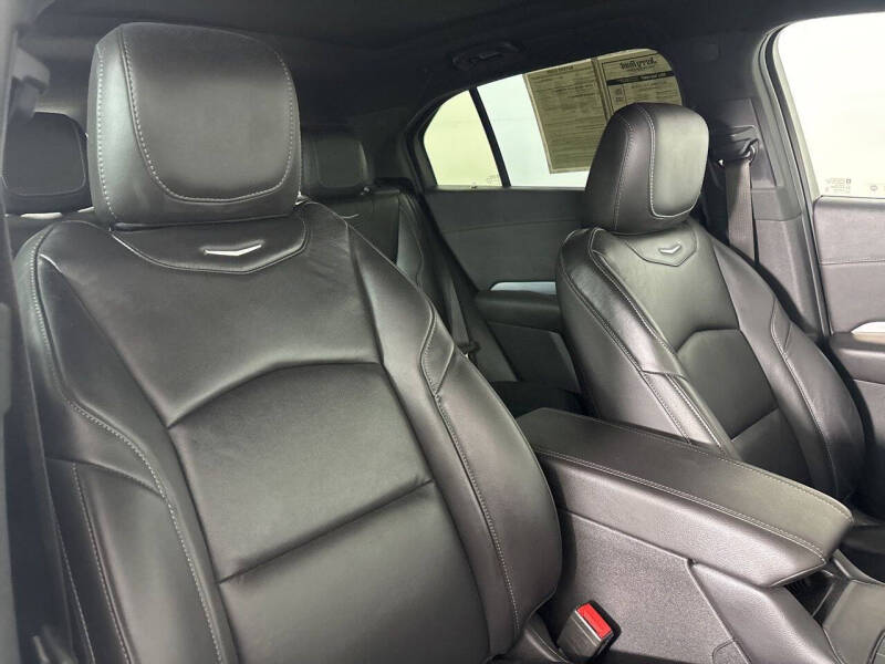 2022 Cadillac XT4 Premium Luxury