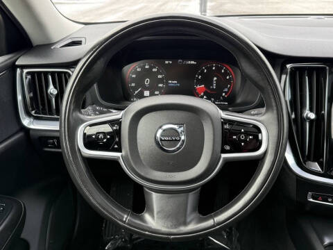 2020 Volvo S60 T5 Momentum