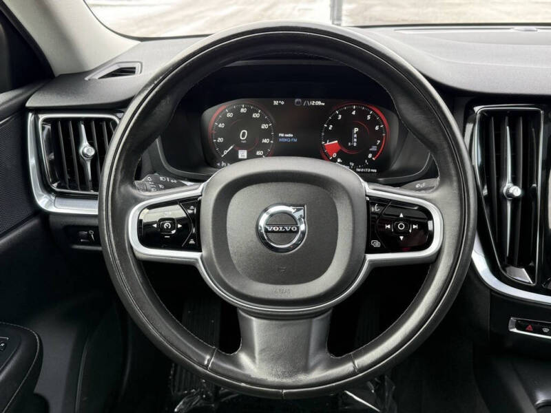 2020 Volvo S60 T5 Momentum