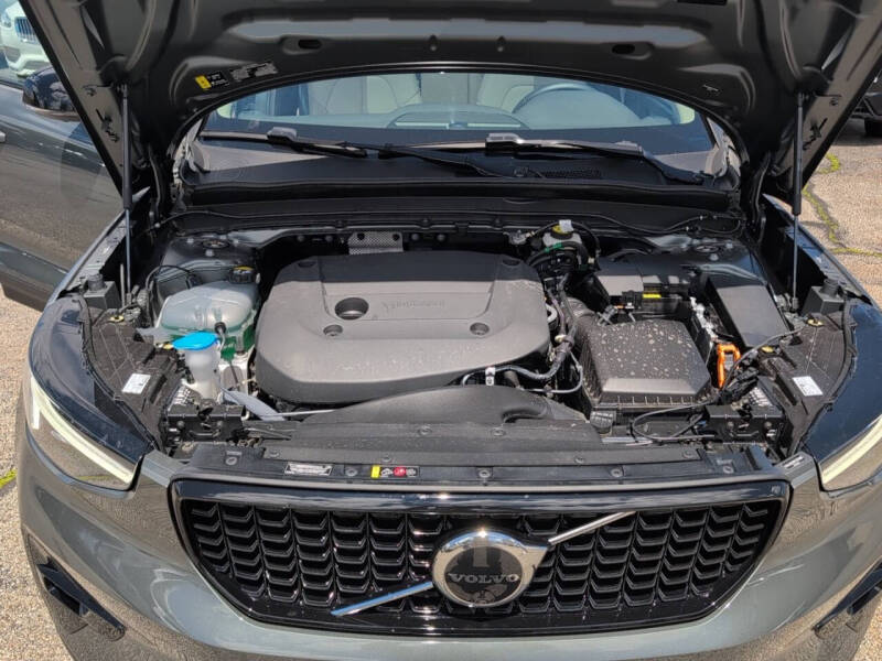 2026 Volvo XC40 B5 Plus