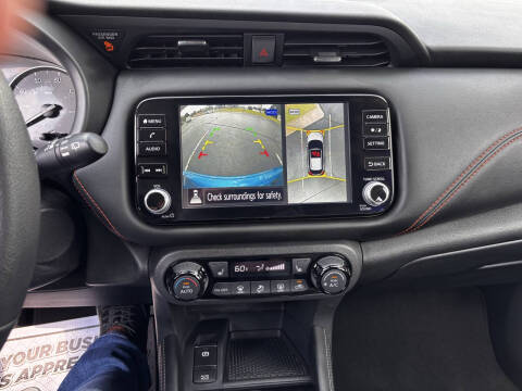 2024 Nissan Kicks SR