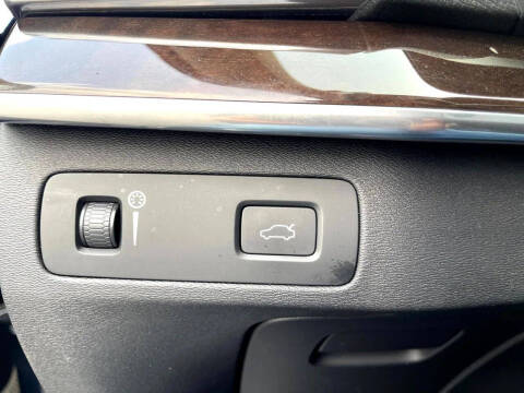 2019 Volvo XC90 T6 Momentum