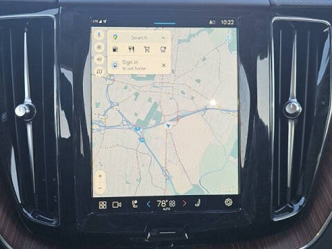 2024 Volvo XC60 B5 Ultimate Dark Theme