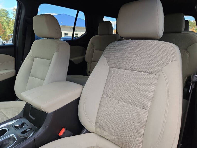 2022 Chevrolet Traverse LT Cloth