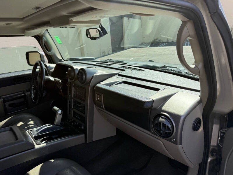 2004 HUMMER H2