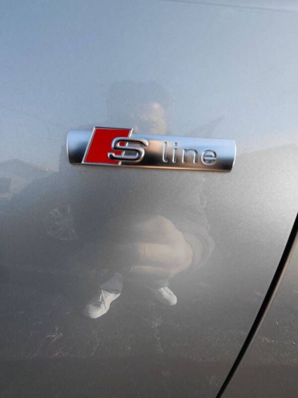 2018 Audi A4 2.0T quattro Premium Plus