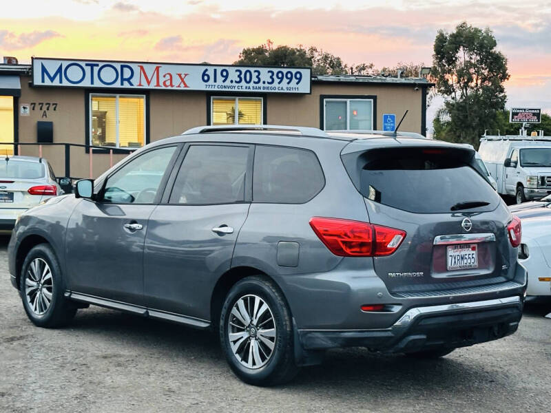 2017 Nissan Pathfinder SL