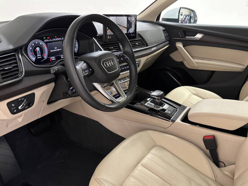 2022 Audi Q5 quattro Premium Plus 40 TFSI