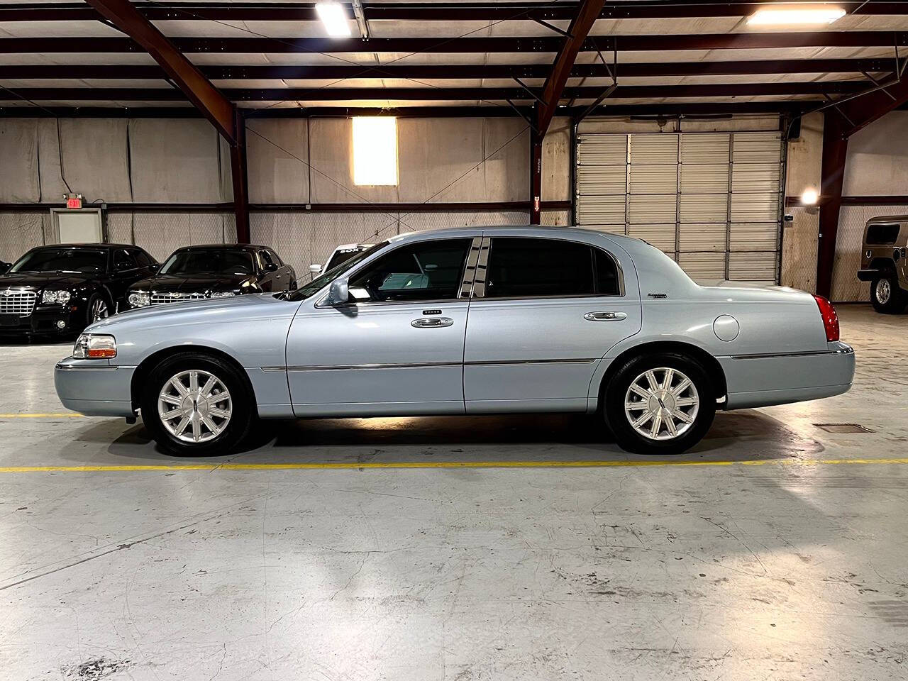 2010 Lincoln Town Car for sale at Carnival Car Company in Victoria, TX