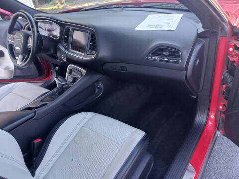 2015 Dodge Challenger SXT Plus