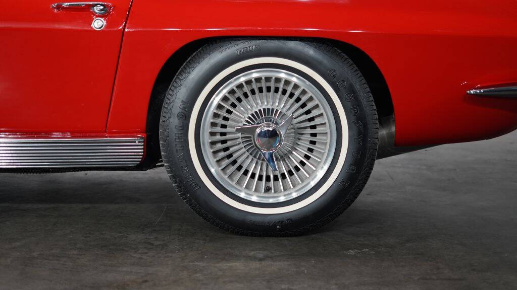 1963 Chevrolet Corvette 25