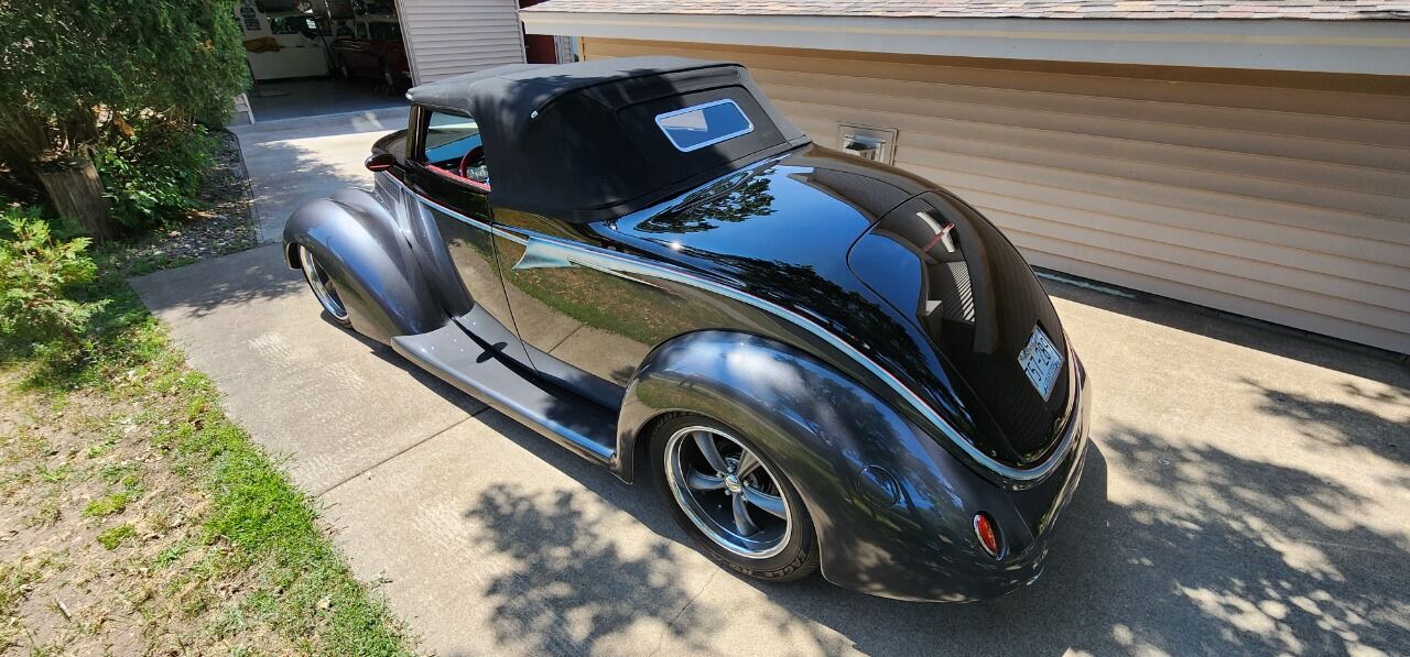 1937 Ford Roadster 6