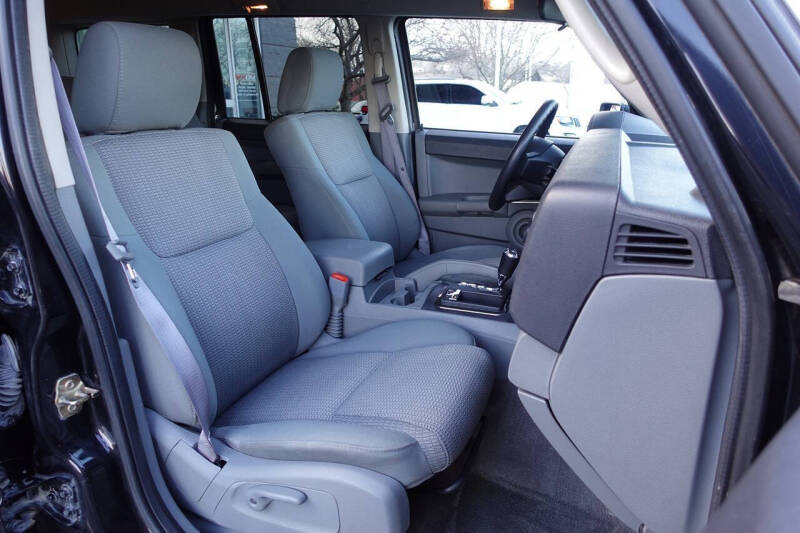 2007 Jeep Commander Sport