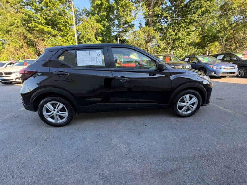 2022 Nissan Kicks S