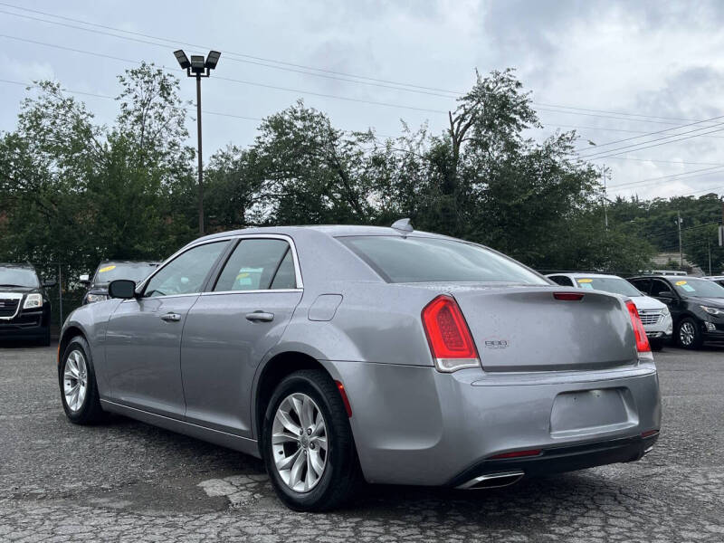 2016 Chrysler 300 Limited