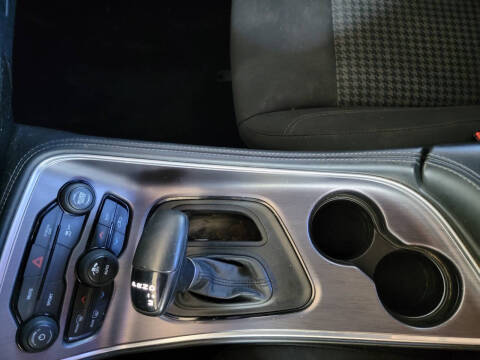 2017 Dodge Challenger SXT Plus