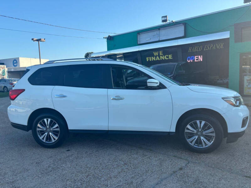 2020 Nissan Pathfinder SL