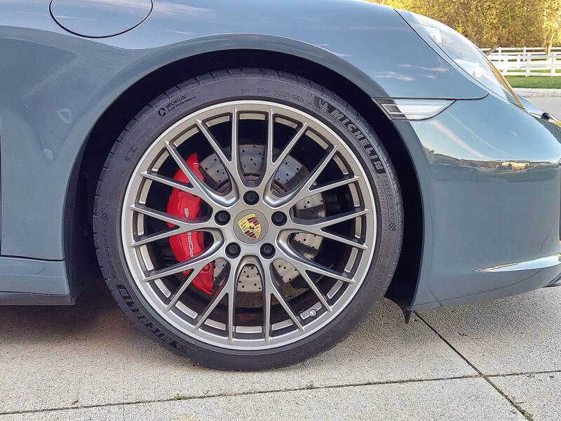 2017 Porsche 911 Carrera 4S