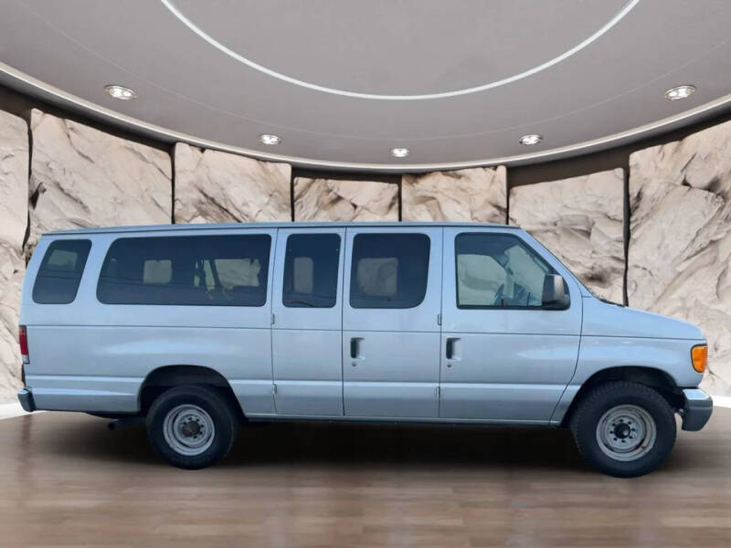 2006 Ford E-Series E-350 SD XLT