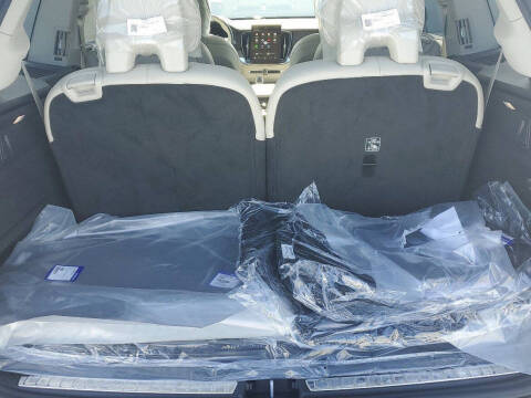 2025 Volvo XC90 B6 Ultra Bright Theme 6P