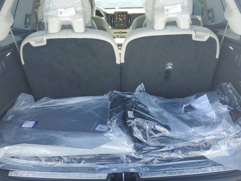 2025 Volvo XC90 B6 Ultra Bright Theme 6P