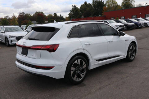 2021 Audi e-tron quattro Premium