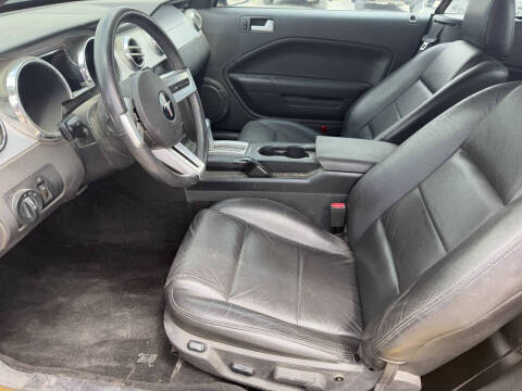 2005 Ford Mustang V6 Premium