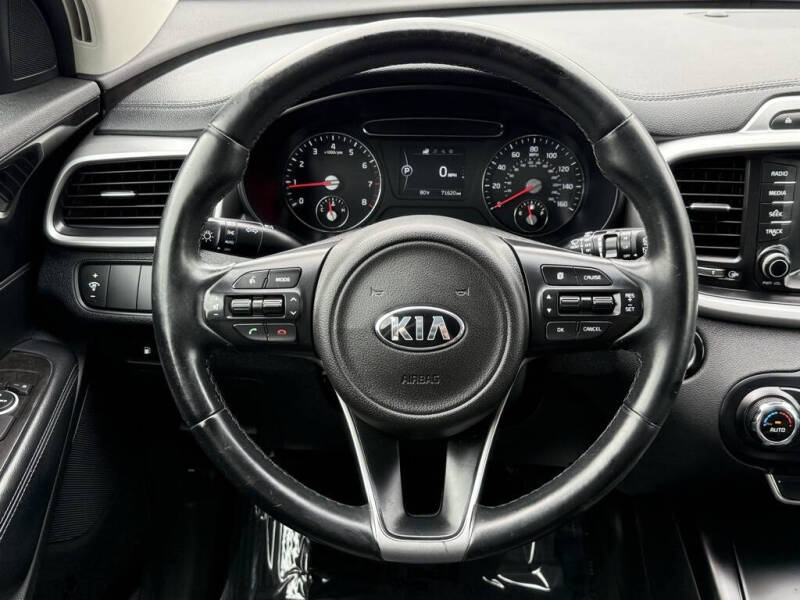 2017 Kia Sorento LX