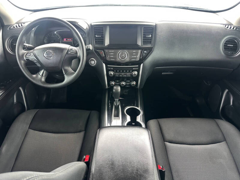 2020 Nissan Pathfinder S