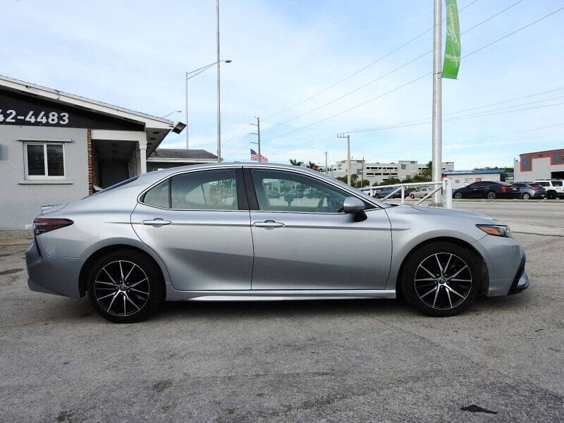 2021 Toyota Camry Sedan