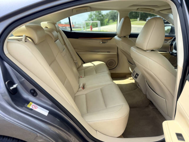 2013 Lexus ES 300h