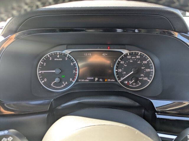 2025 Nissan Pathfinder SL