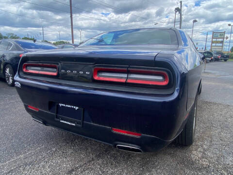 2016 Dodge Challenger SXT Plus