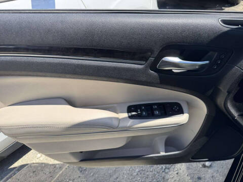 2016 Chrysler 300 C