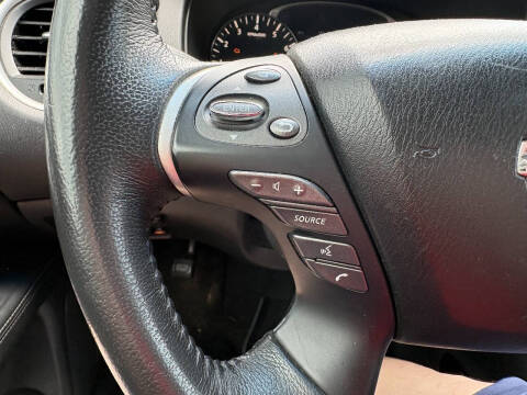 2016 Nissan Pathfinder SL