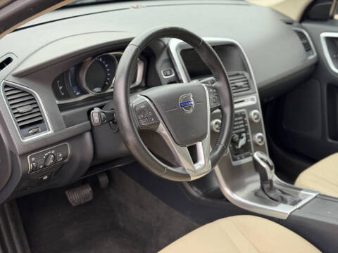 2016 Volvo XC60 T6 Drive-E