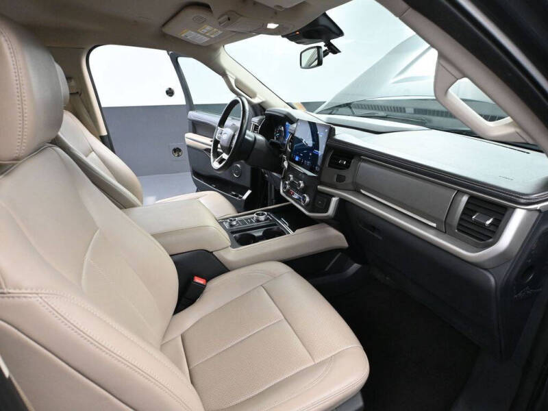 2023 Ford Expedition MAX XLT