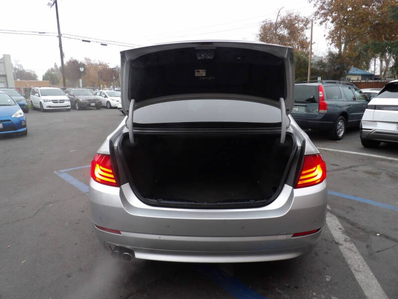 2012 BMW 5 Series 528i