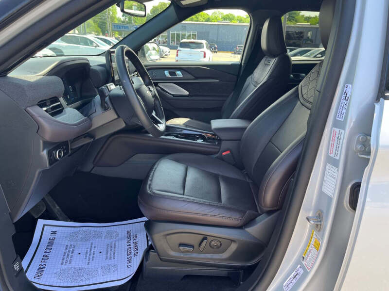2025 Ford Explorer Platinum