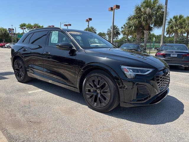 2024 Audi Q8 e-tron 23