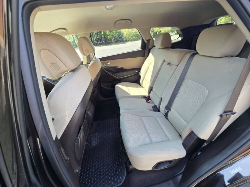 2017 Hyundai Santa Fe SE