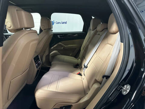 2022 Porsche Cayenne Platinum Edition