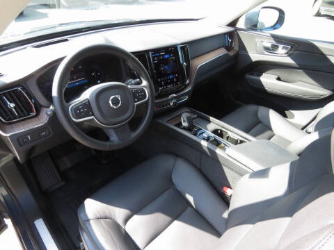 2022 Volvo XC60 B5 Momentum