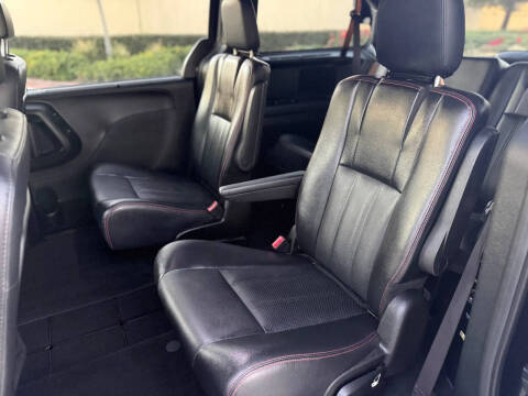 2014 Dodge Grand Caravan R/T