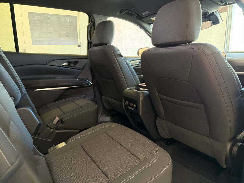 2025 Chevrolet Traverse LT